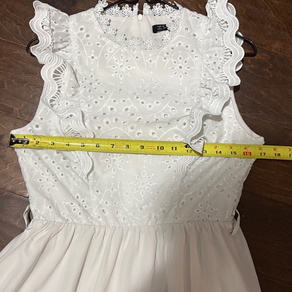 MJ-002 Simplee white Dress size S - Picture 9 of 10